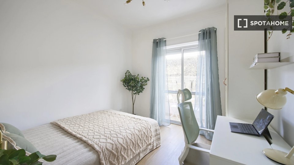 Double room Lisbon, 4 beds — photo 1