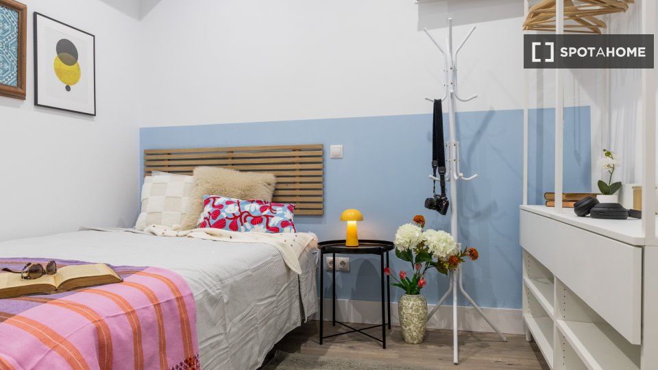 Double room Madrid, 9 beds, 210m² — photo 20