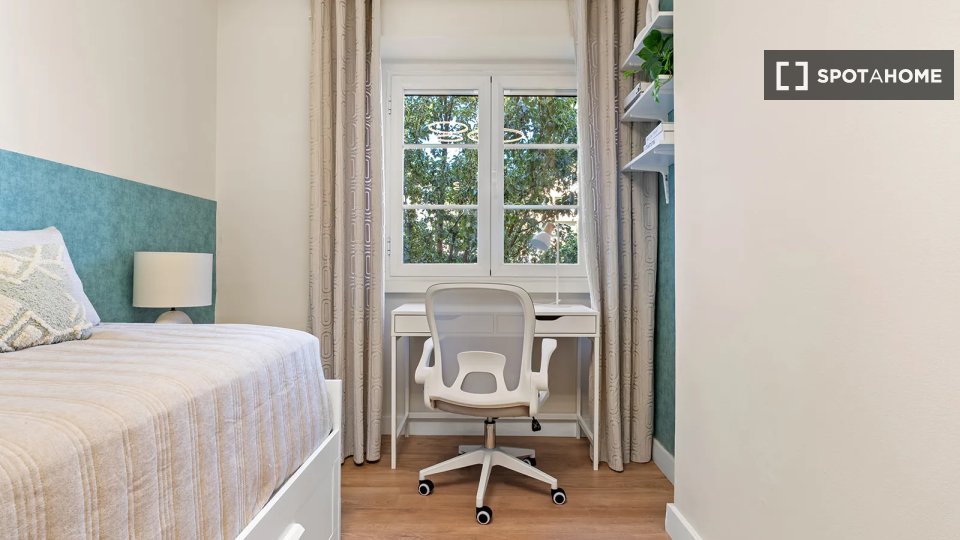 Double room Lisbon, 5 beds — photo 11