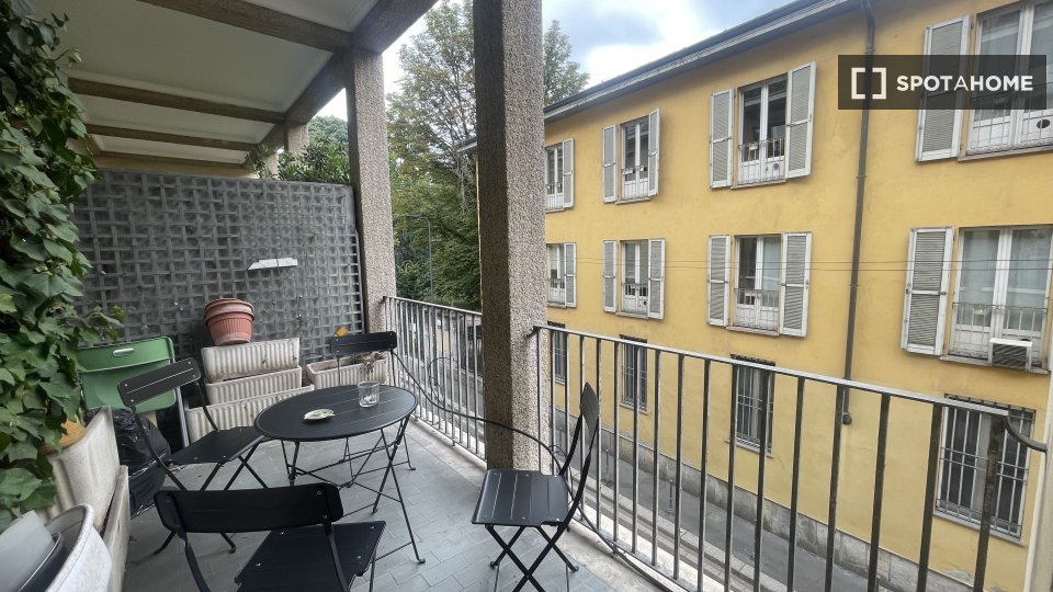 Double room Milan, 3 beds, 80m² — photo 17