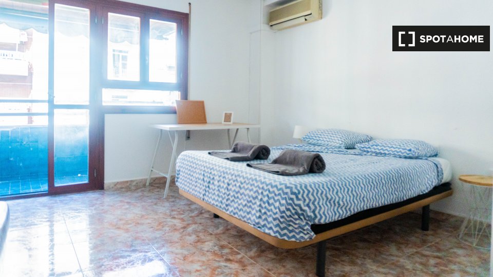 Double room Valencia, 7 beds, 200m² — photo 6