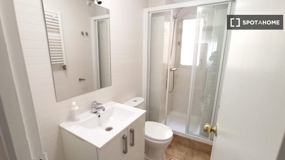 Chambre double Madrid, 5 chambres — photo 17