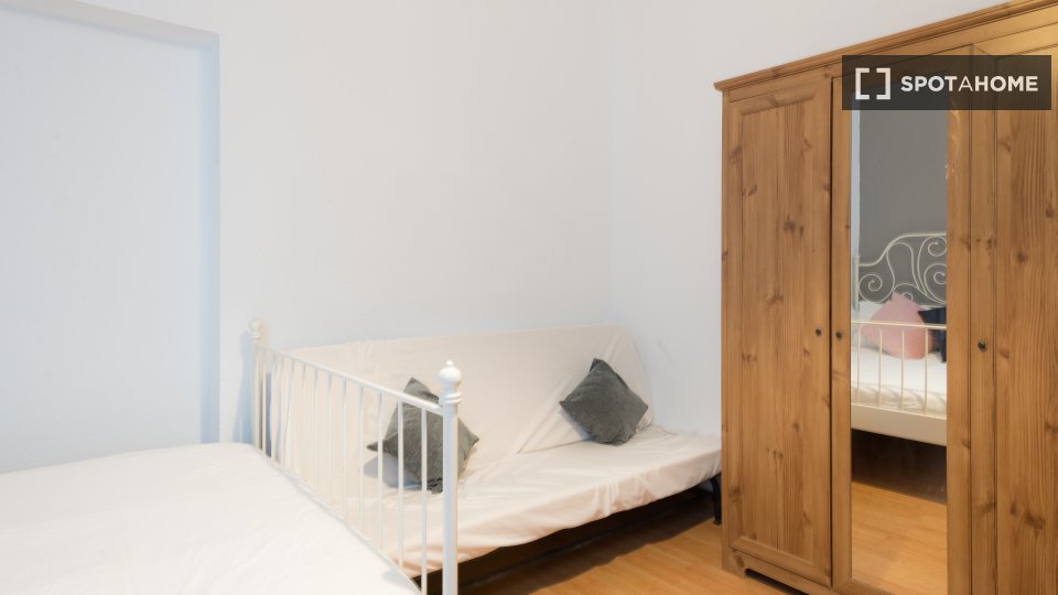 Double room Madrid, 8 beds, 200m² — photo 6