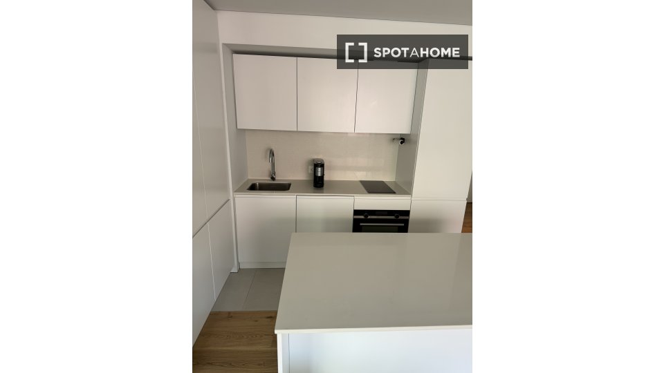 Apartment mono Lisbon, 62m² — photo 16