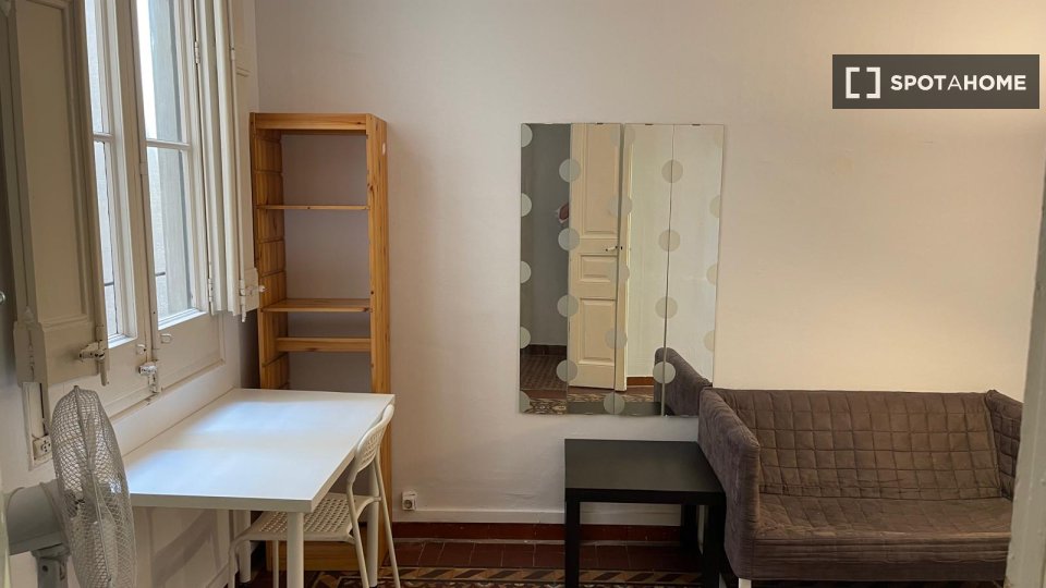 Double room Barcelona, 5 beds, 100m² — photo 3