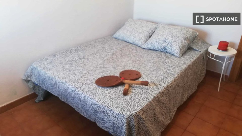 Double room Valencia, 3 beds — photo 1