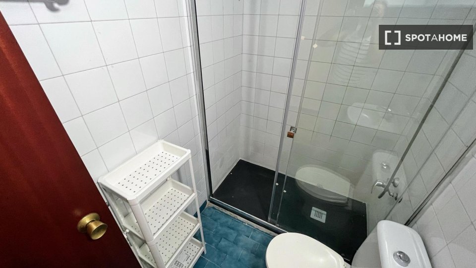 Double room Madrid, 5 beds — photo 18