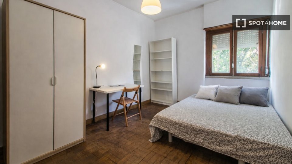 Double room Lisbon, 6 beds — photo 22