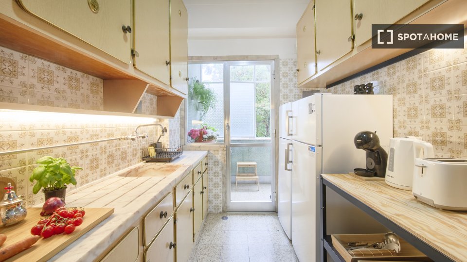 Double room Lisbon, 4 beds — photo 3