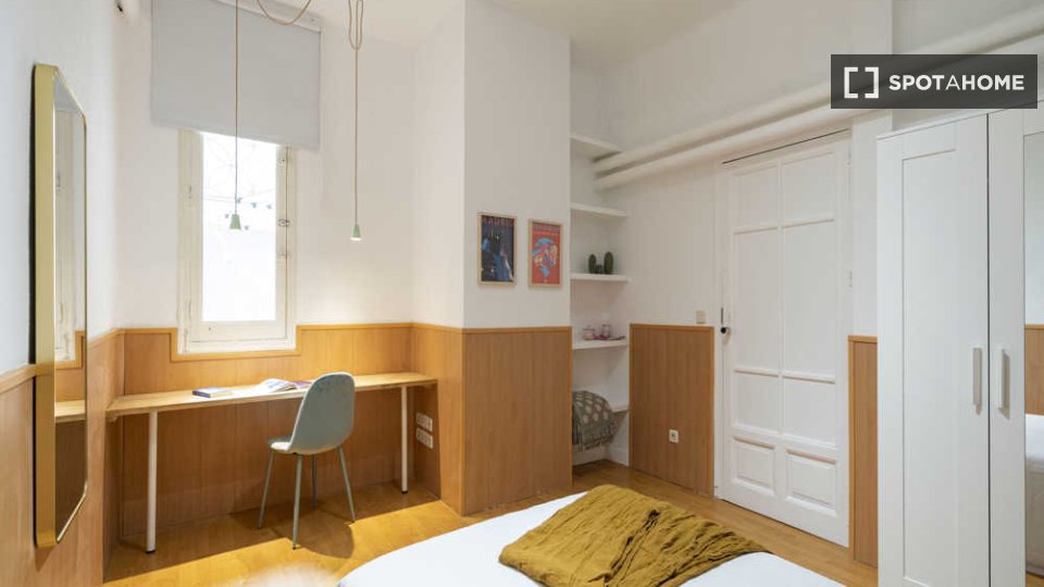 Double room Madrid, 3 beds — photo 38