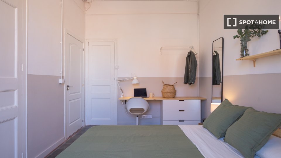Double room Barcelona, 4 beds, 90m² — photo 11