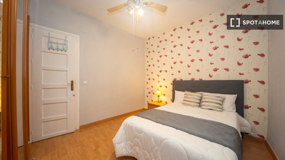Double room Granada, 3 beds — photo 14