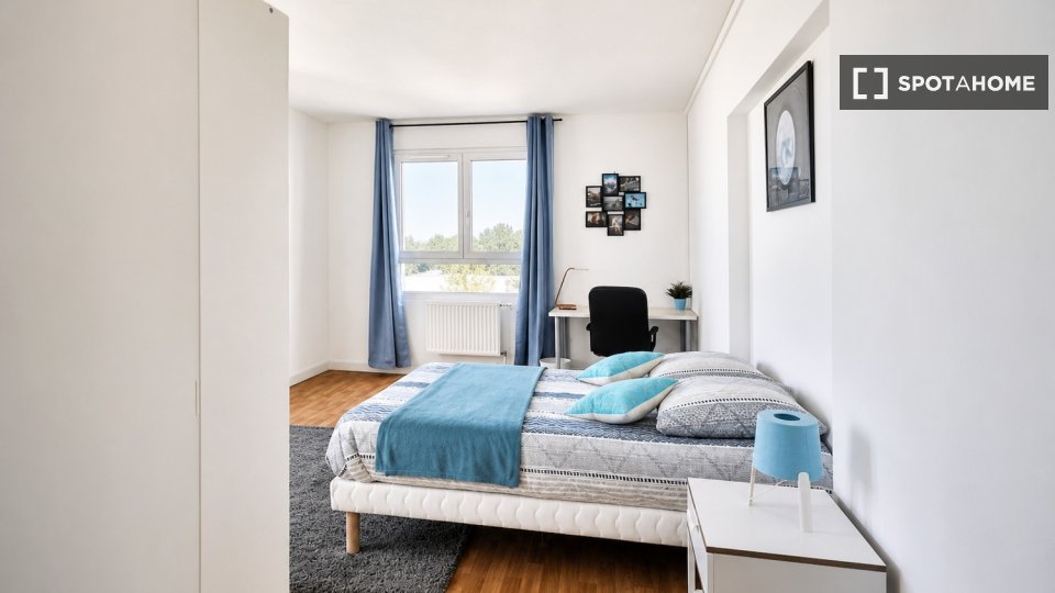 Chambre double Paris, 4 chambres — photo 25