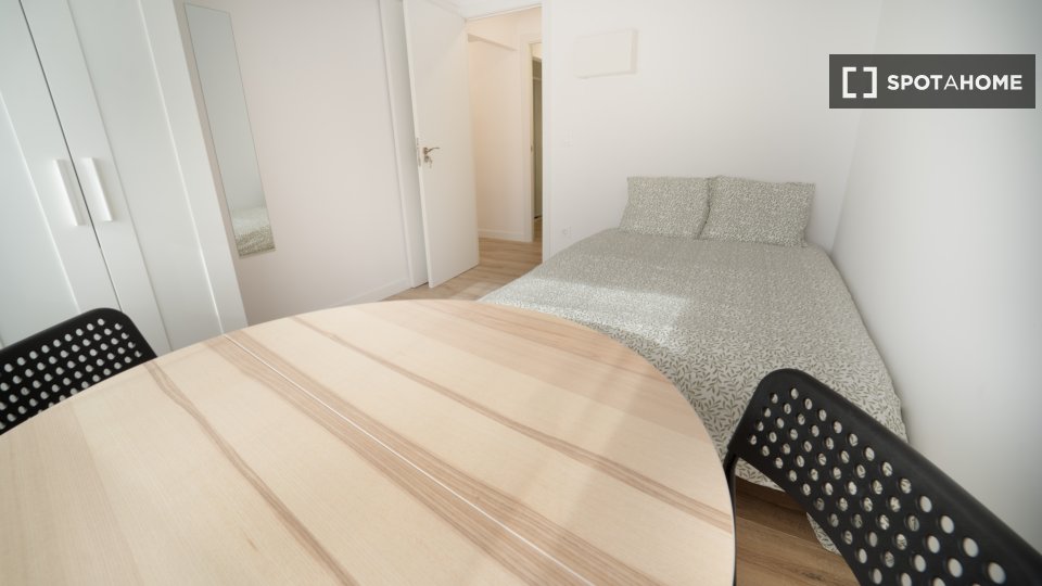 Double room Madrid, 5 beds — photo 6