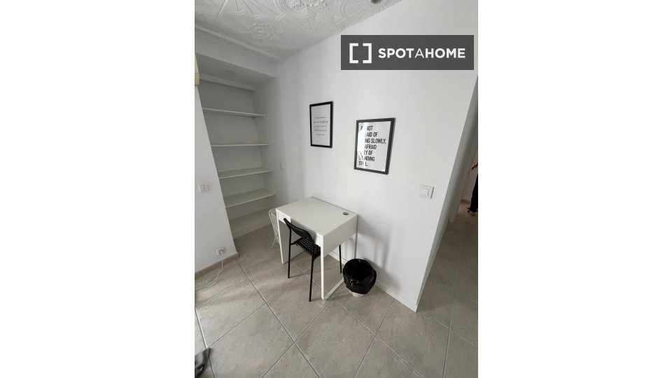 Double room Valencia, 4 beds, 100m² — photo 16