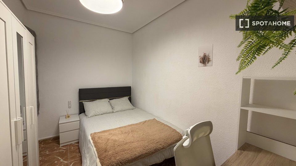 Double room Valencia, 5 beds — photo 2