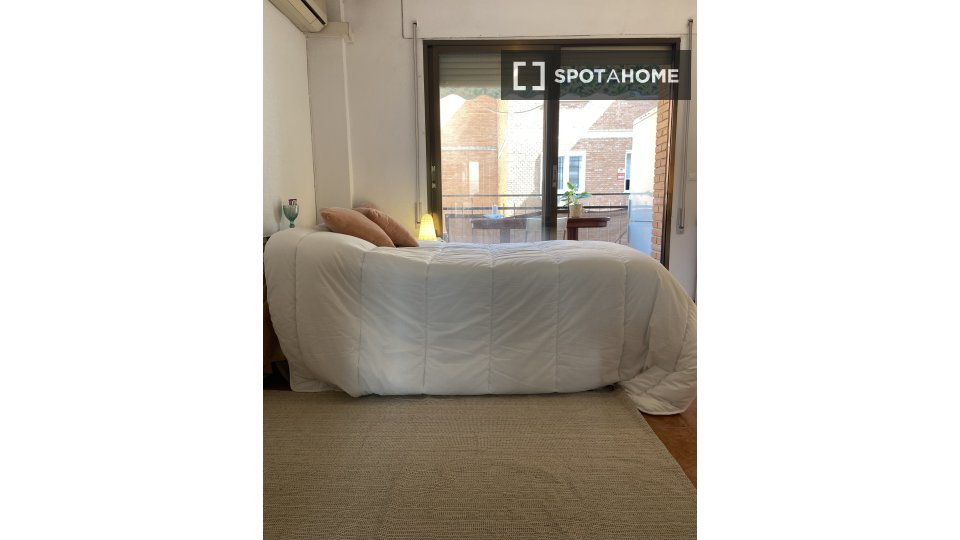 Double room Madrid, 4 beds — photo 48