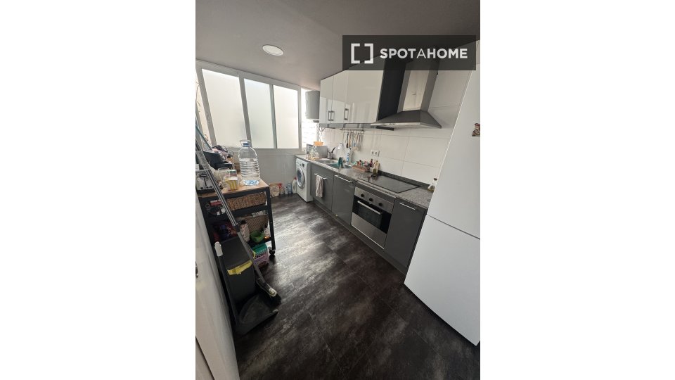 Double room Barcelona, 1 bed, 80m² — photo 4