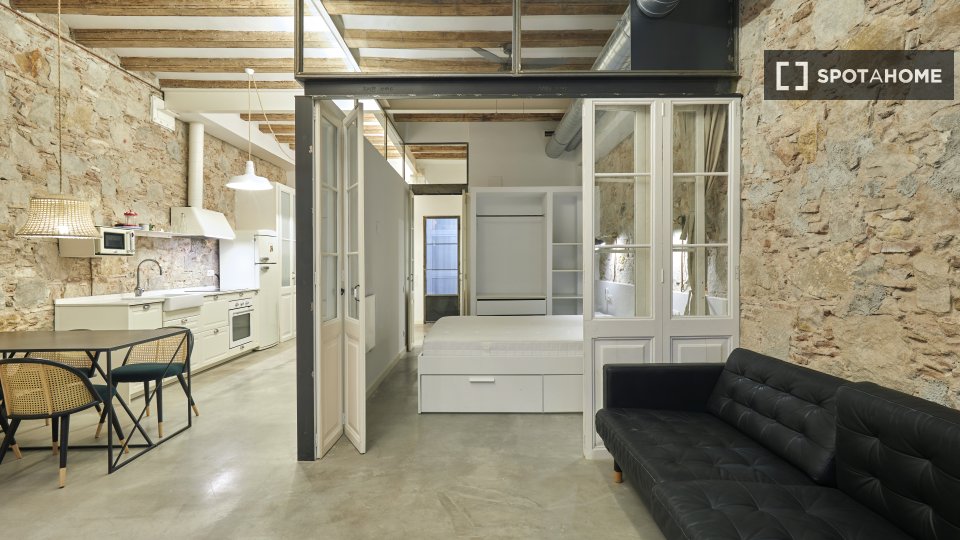 Apartment Barcelona, 1 bed, 83m² — photo 4