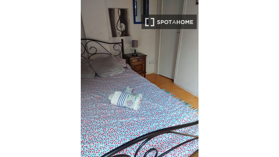 Double room Lisbon, 3 beds — photo 7