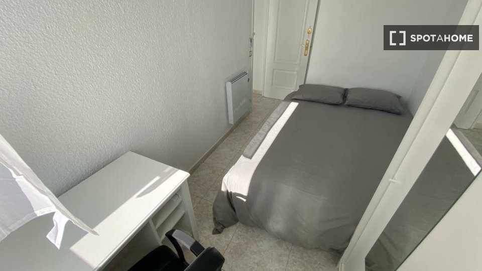 Double room Madrid, 4 beds — photo 6