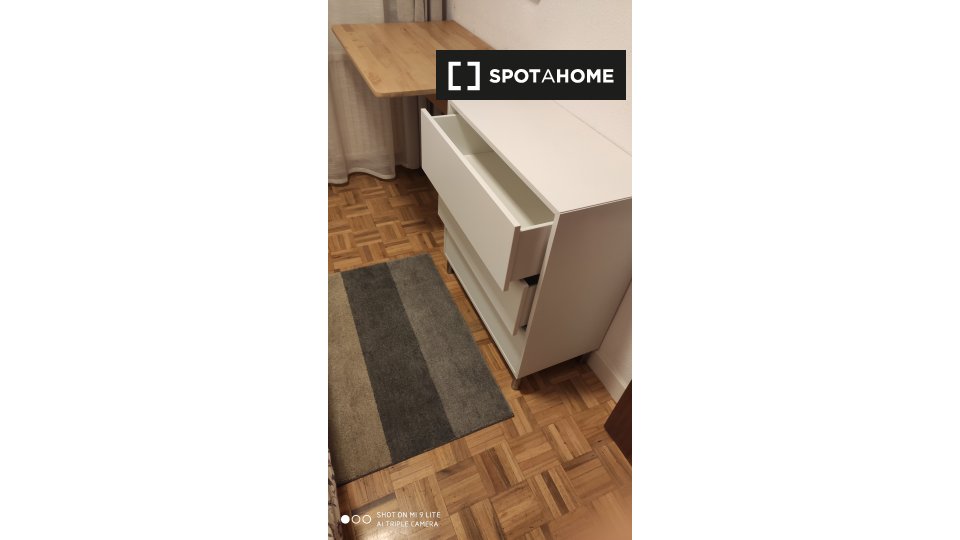 Double room Madrid, 4 beds, 90m² — photo 2