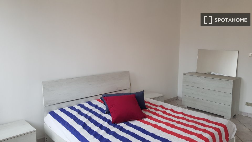 Double room Turin, 3 beds, 96m² — photo 14