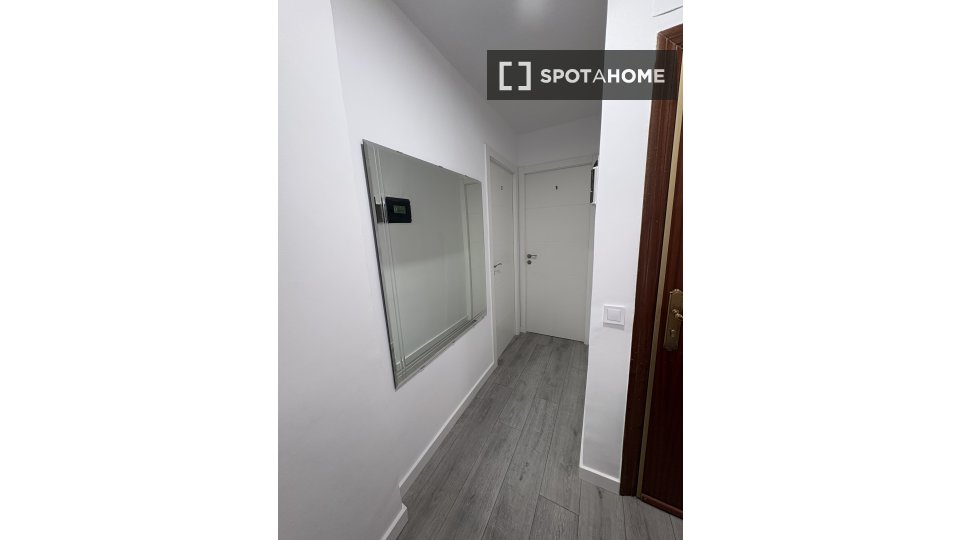 Double room Valencia, 3 beds, 70m² — photo 10