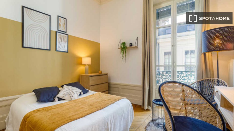 Double room Lyon, 4 beds, 120m² — photo 8