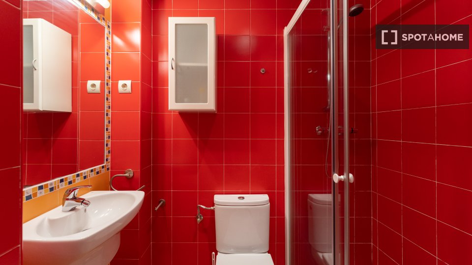 Double room Madrid, 6 beds — photo 11