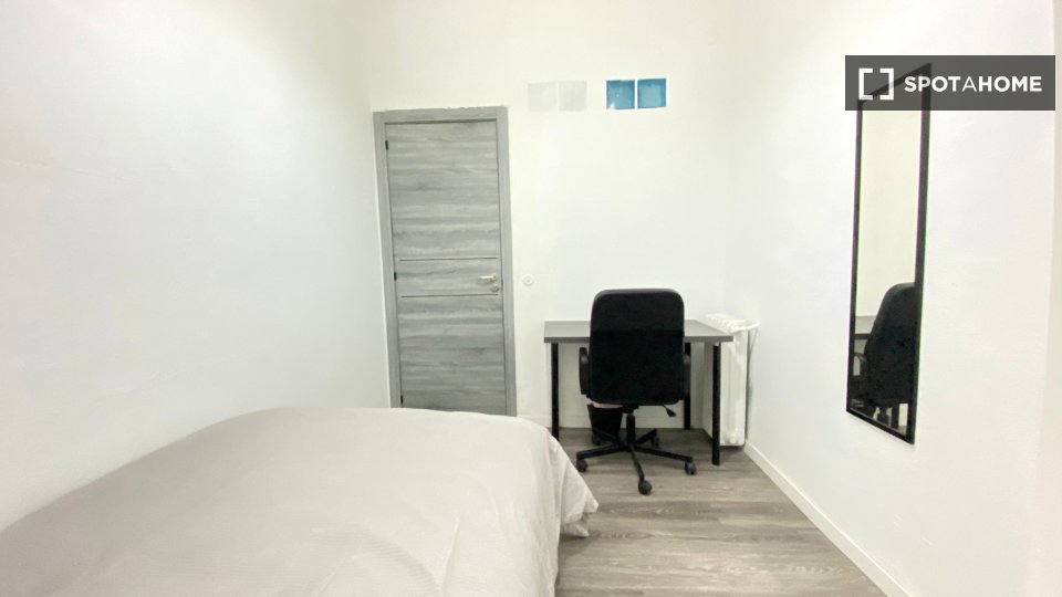 Double room Madrid, 10 beds — photo 6