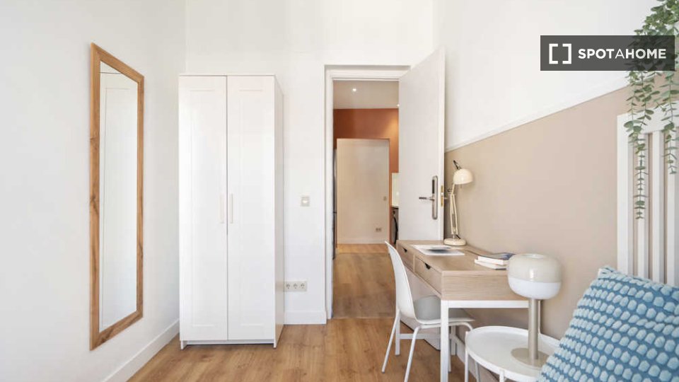 Double room Madrid, 8 beds — photo 54