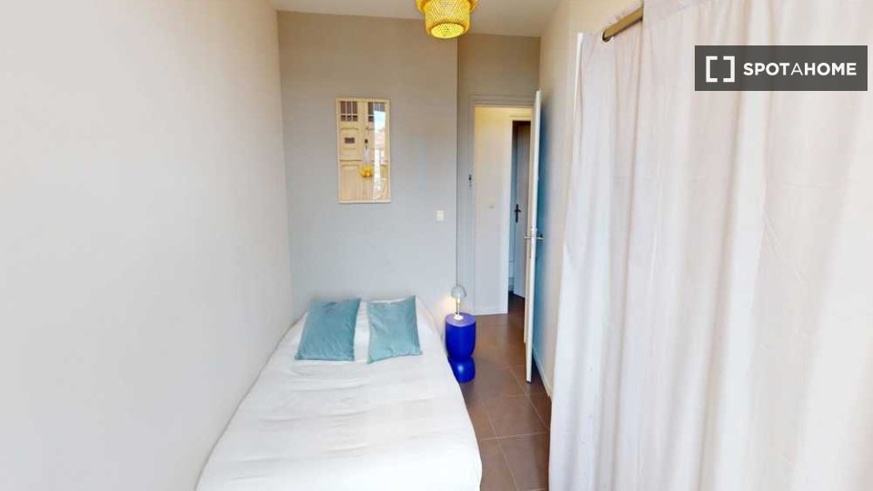 Double room Lyon, 3 beds, 70m² — photo 17