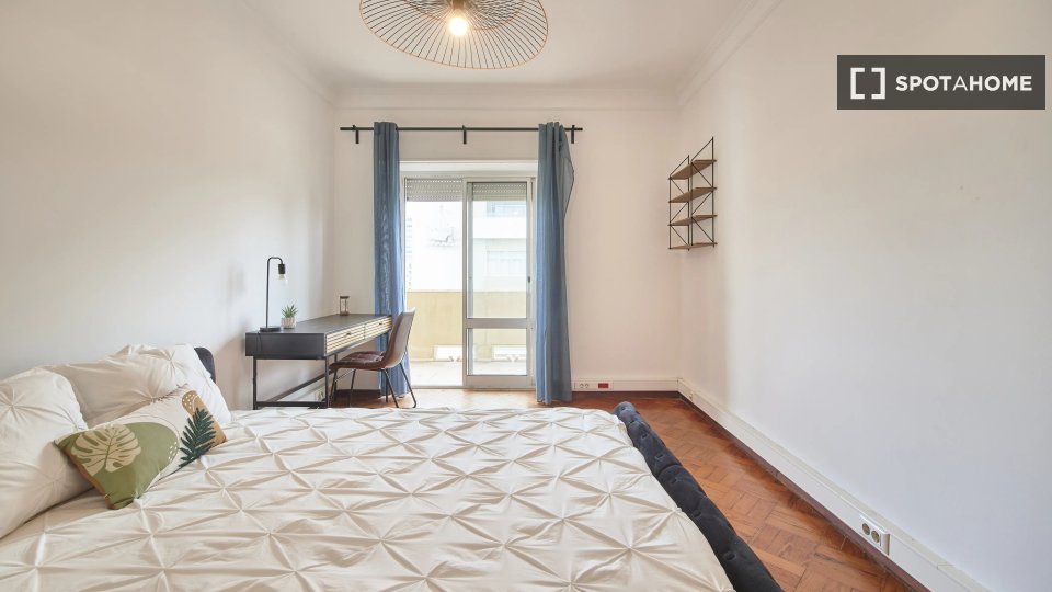 Double room Lisbon, 6 beds — photo 11