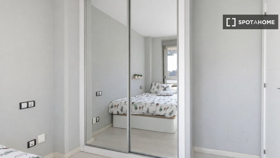 Habitación en piso compartido en alquiler en Buenavista, Madrid.