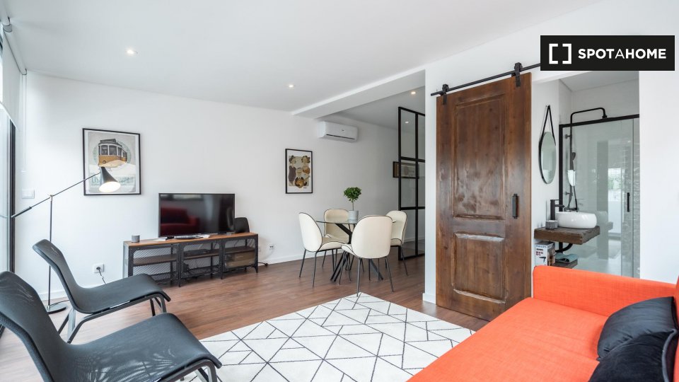 Apartment Lisbon, 2 beds — photo 2