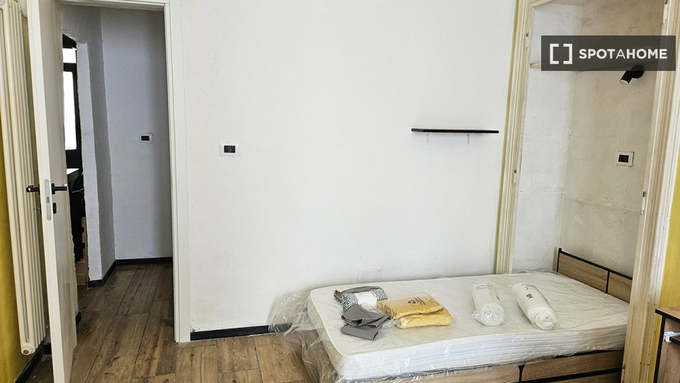 Double room Turin, 3 beds, 75m² — photo 1