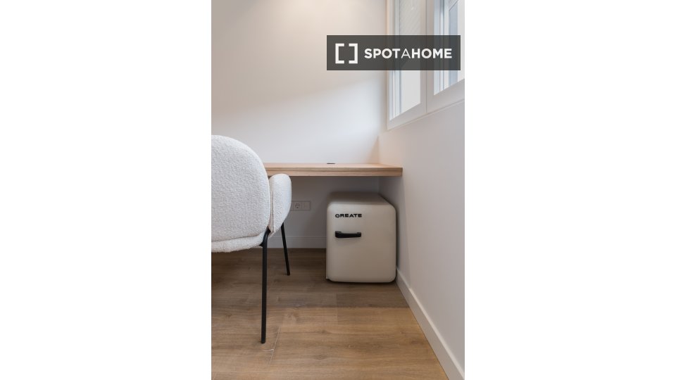Double room Madrid, 6 beds, 120m² — photo 19