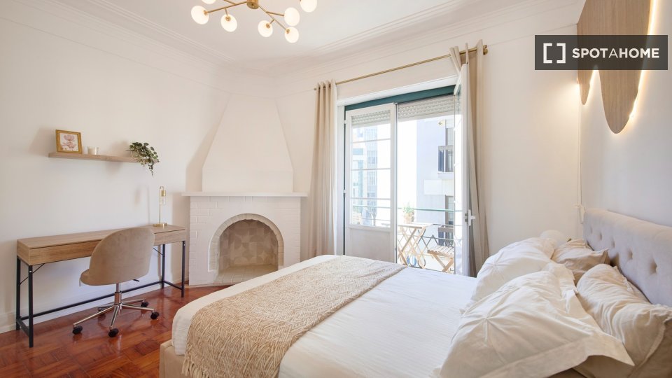 Double room Lisbon, 4 beds — photo 15