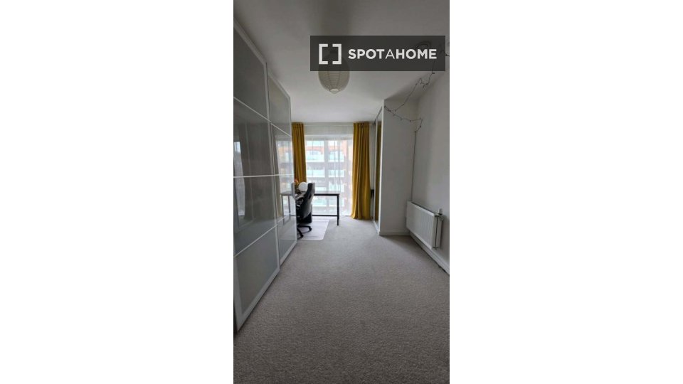 Double room London, 2 beds — photo 8