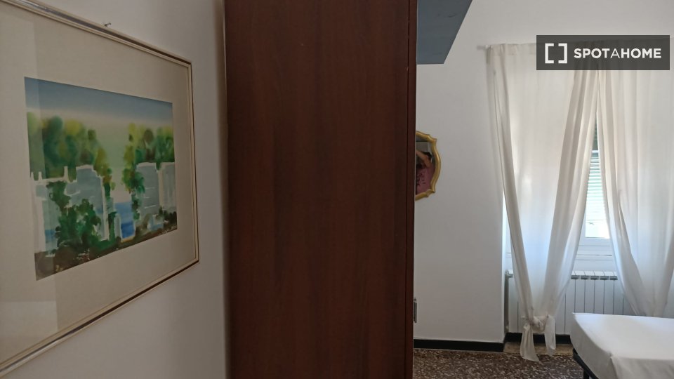 Double room Genoa, 4 beds, 175m² — photo 10