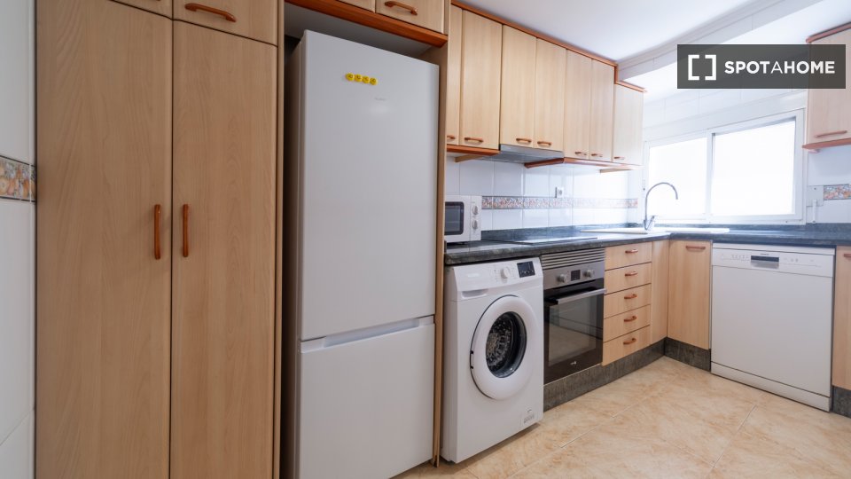 Apartment Valencia, 3 beds, 75m² — photo 39