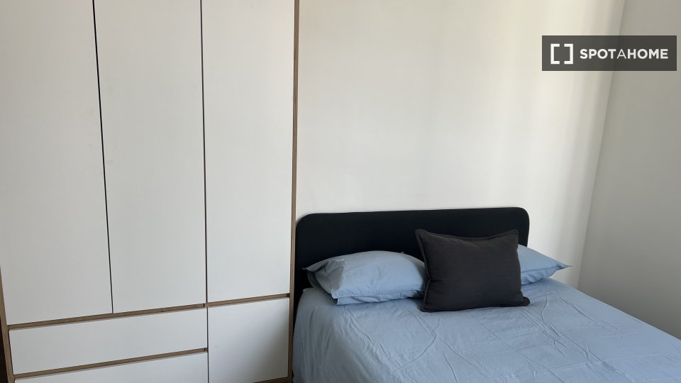 Double room Brussels, 9 beds, 13m² — photo 20
