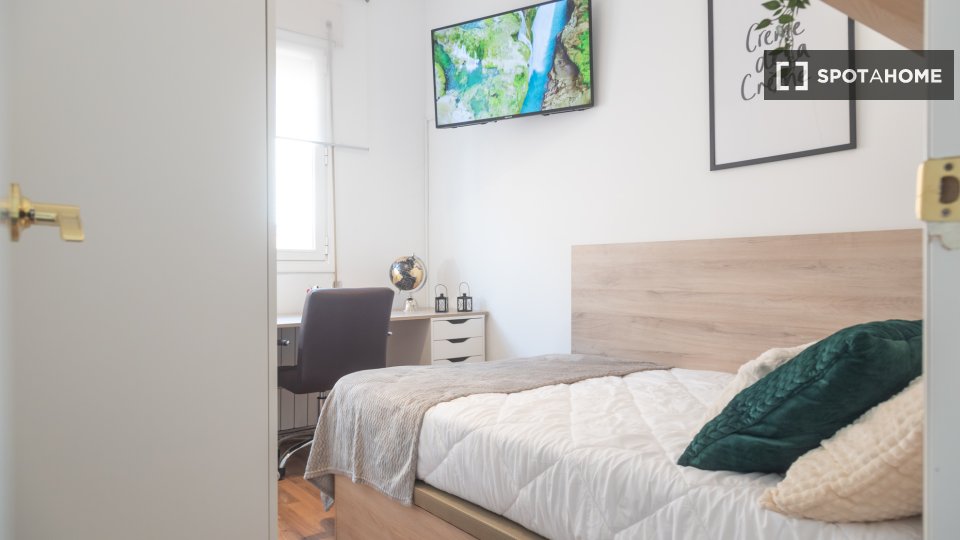 Double room Madrid, 5 beds — photo 2