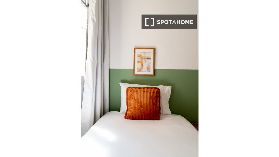 Double room Madrid, 7 beds — photo 8