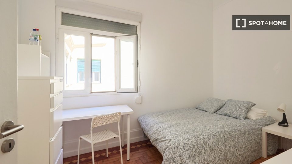 Double room Lisbon, 16 beds — photo 14