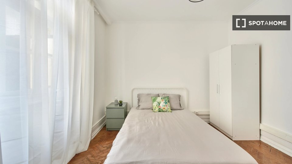 Double room Lisbon, 8 beds — photo 10