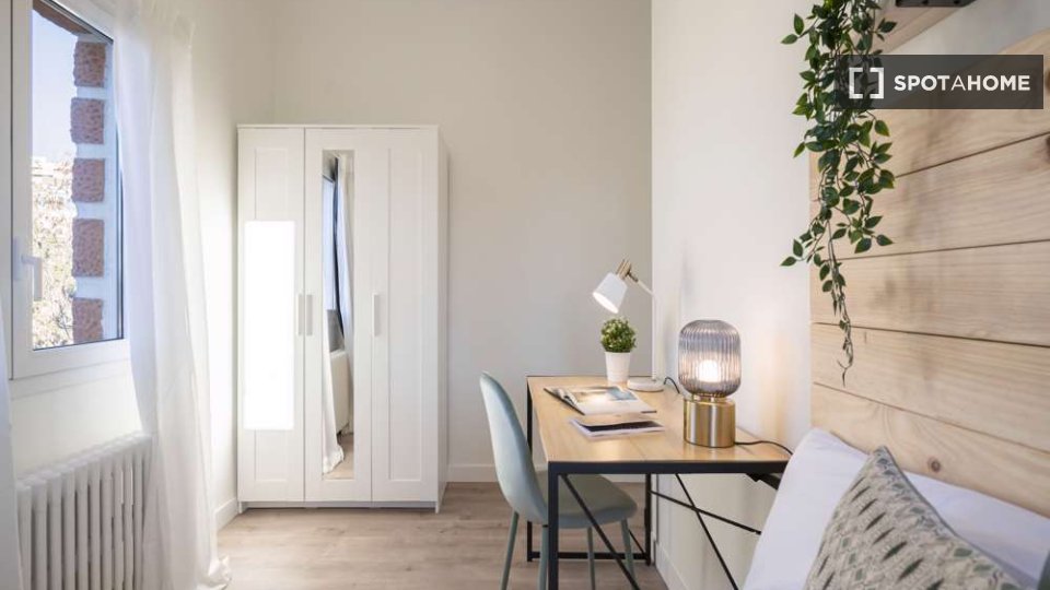 Double room Madrid, 17 beds, 560m² — photo 5