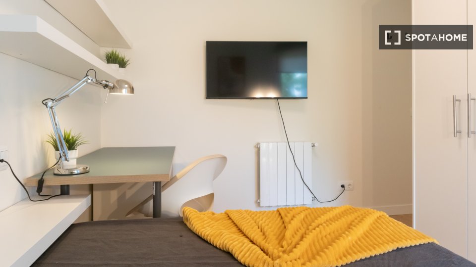 Double room Madrid, 6 beds, 200m² — photo 10