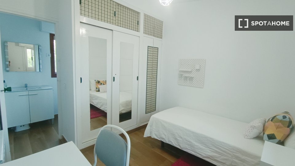 Double room Madrid, 4 beds — photo 19